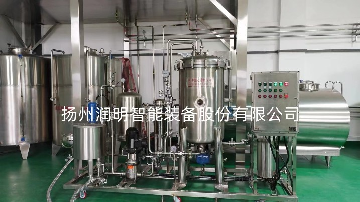 潤明保健酒冷凍過濾機硅藻土過濾+陶瓷膜精濾。